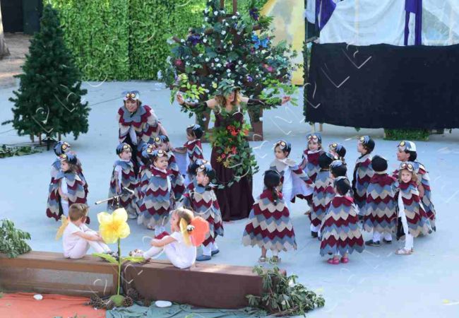 Παίζουμε σε θεατρικές παραστάσεις