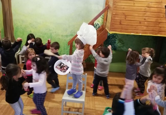 Αναλαμβάνουμε ρόλους