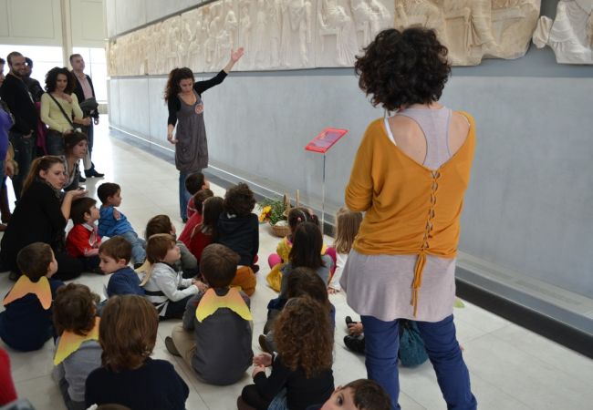 Σε μονοπάτια μυθικά ψάχνουμε την Θεά Αθηνά