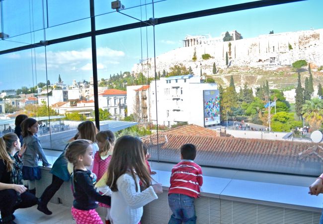 Σε μονοπάτια μυθικά ψάχνουμε την Θεά Αθηνά