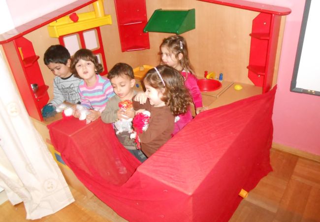 Μαγειρεύουμε στις κούκλες μας